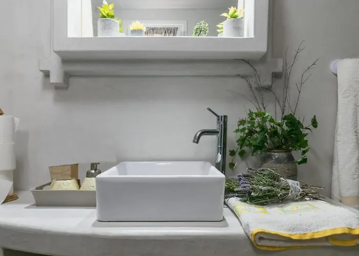 Sea View Traditional Komia